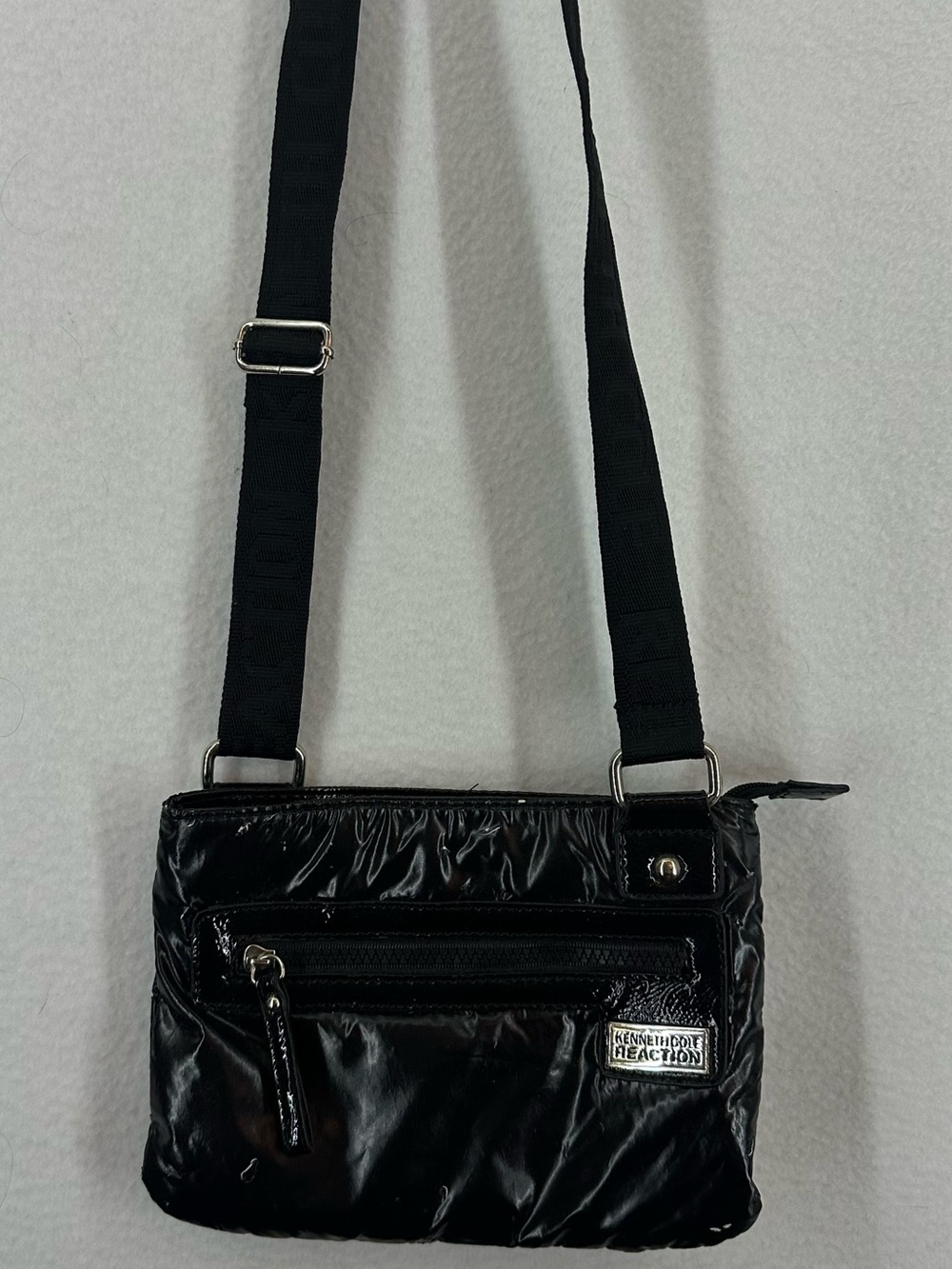 Kenneth Cole Reaction Nylon Crossbody Bag Zip Pocket Women’s Black Adjustable